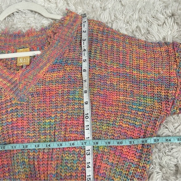 Scrap Work Boutique Marled V-Neckline Fringe Hem Sweater - Picture 8 of 9